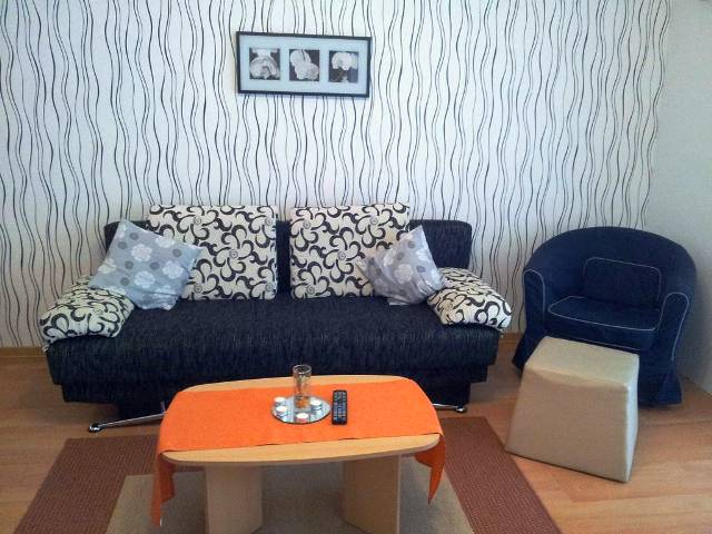 B-20-Couch-DW-2014.jpg