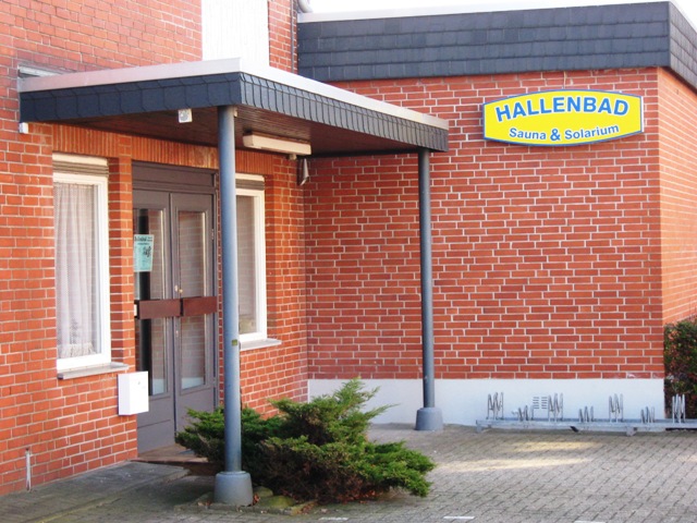 Deichgraf-Hallb-Eingang.JPG